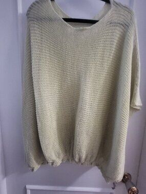 NWOT oversized Pale Yellow Open Knit Batwing Boho sweater perfect for layering